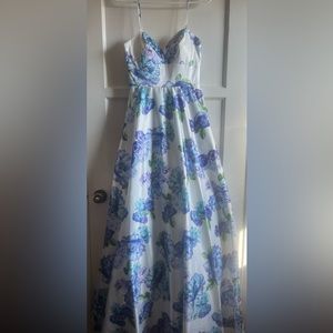 Prom, formal gowns by Speechless, City Studio, and Morgan and Co. sizes 3-7.